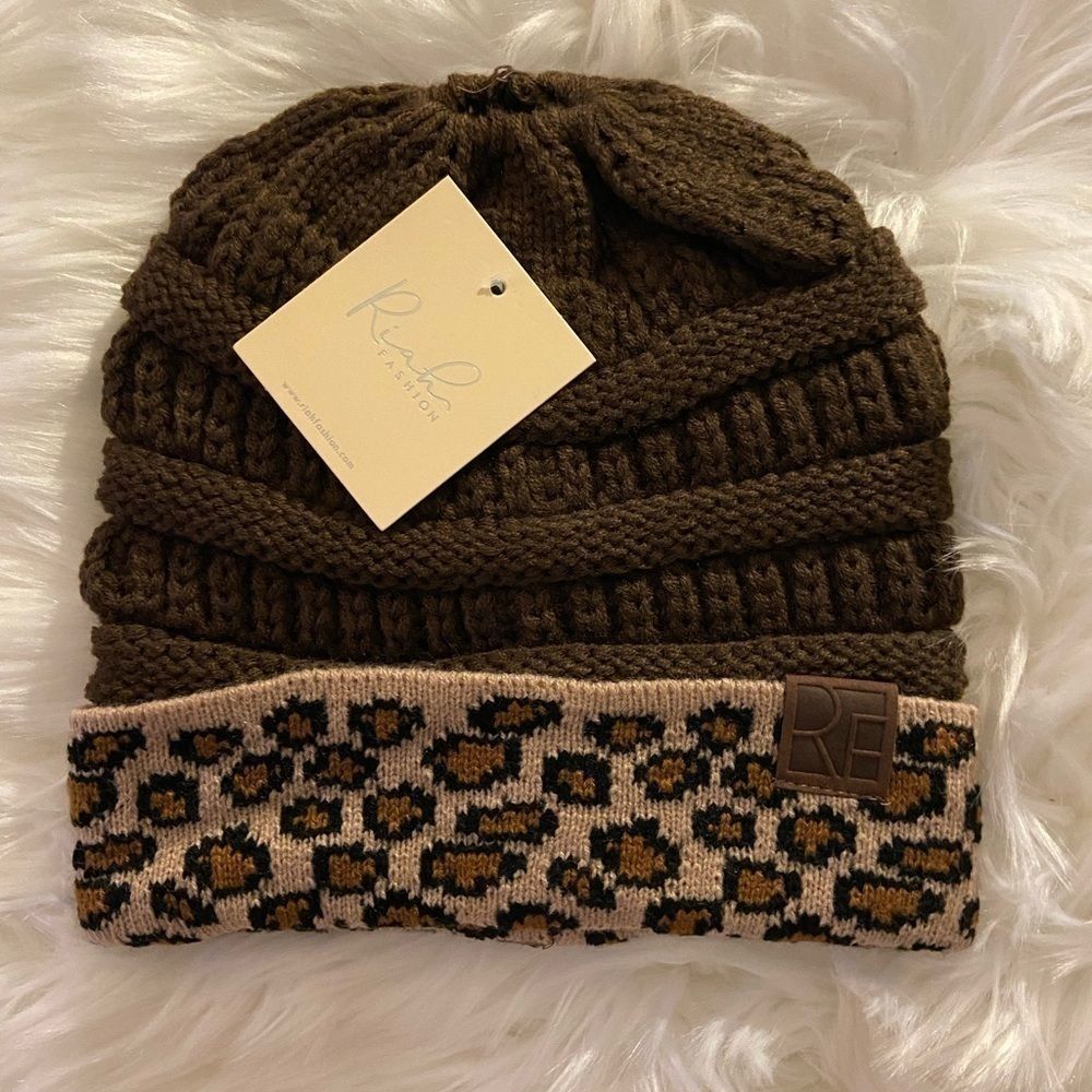 Riah Fashion Beanie Brown With Leopard Print Knit NWT One Size Warm Cozy - Picture 2 of 4